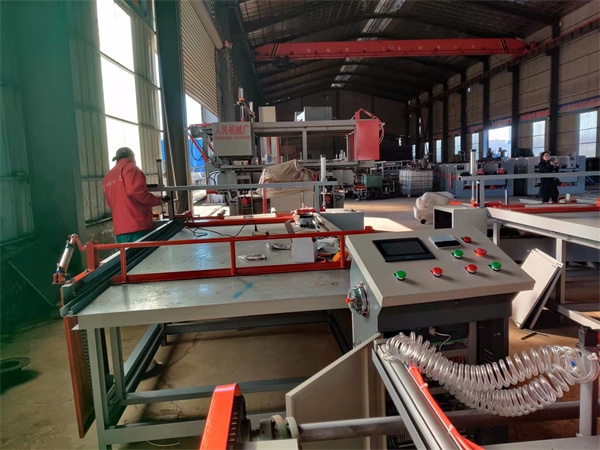 板廠午夜成人影视